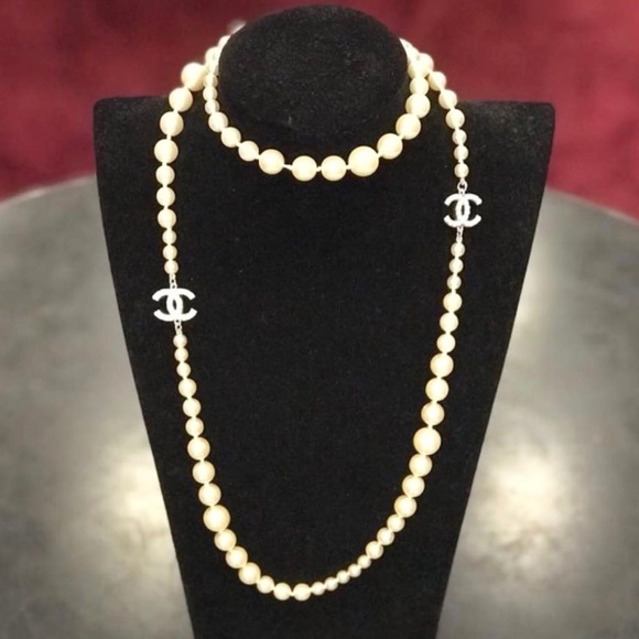 Chanel Gold Cc Logo Faux Pearl Necklace 